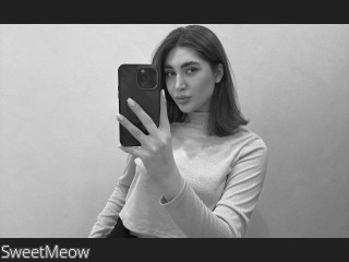 Image of cam model SweetMeow from CamContacts