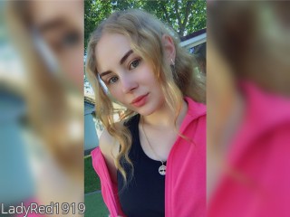 Image of cam model LadyRed1919 from CamContacts