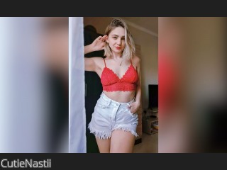Image of cam model CutieNastii from CamContacts