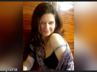 Image of cam model EttyGina from CamContacts