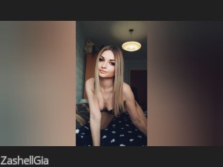 Image of cam model ZashellGia from CamContacts