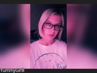 Image of cam model YummyGirlll from CamContacts