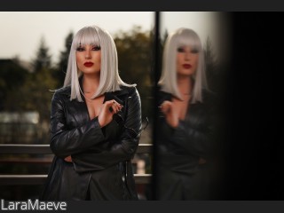 Image of cam model LaraMaeve from CamContacts