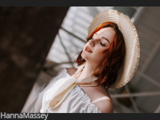 Image of cam model HannaMassey from CamContacts