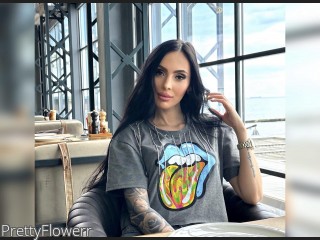 Image of cam model PrettyFlowerr from CamContacts