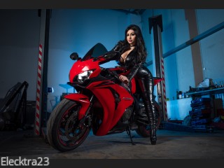 LIVE SEXCAM VIDEO CHAT mit Elecktra23