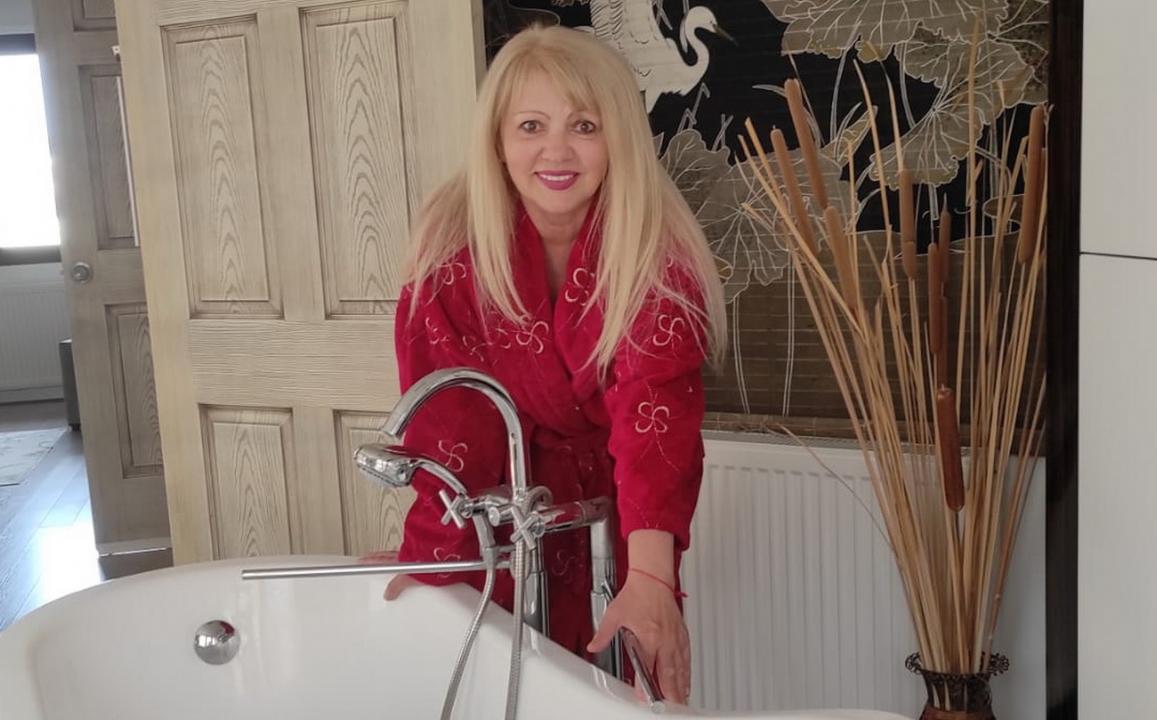 Webcam chat profile for FashionWoman: Outfits