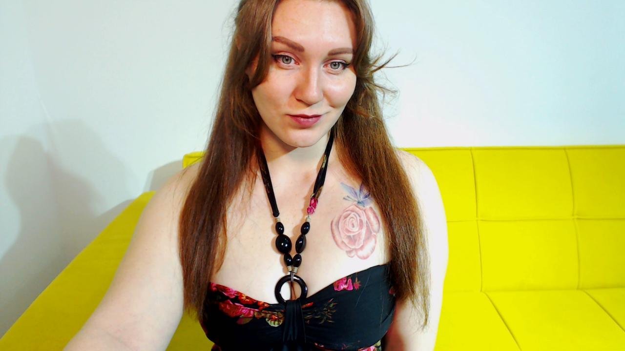 Webcam chat profile for LellyLally: Kissing
