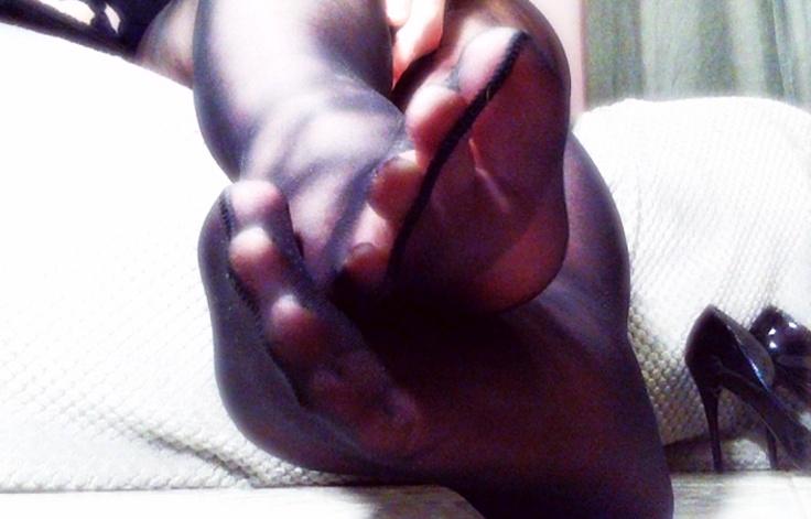 Webcam chat profile for RuXDom: Legs, feet & shoes