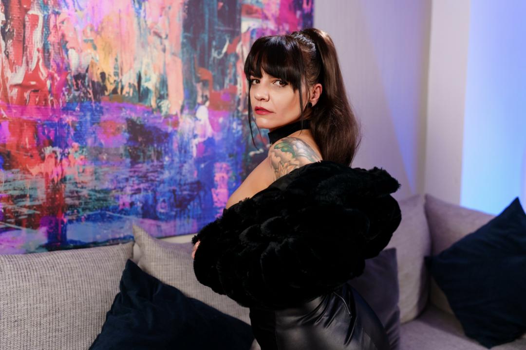 Webcam chat profile for MissOdette: Bondage & discipline