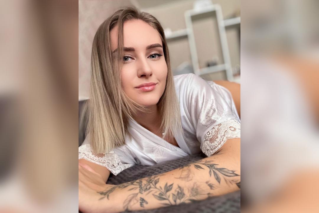Webcam chat profile for FantasticGirlll: Sports