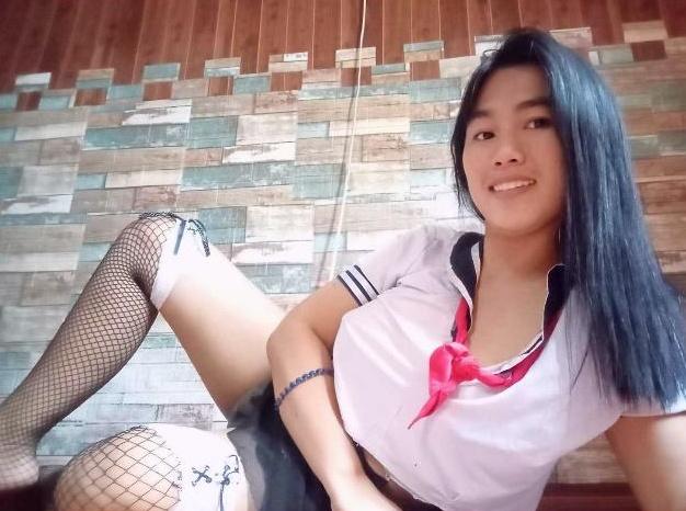 Webcam chat profile for KissyBunny69: Kissing