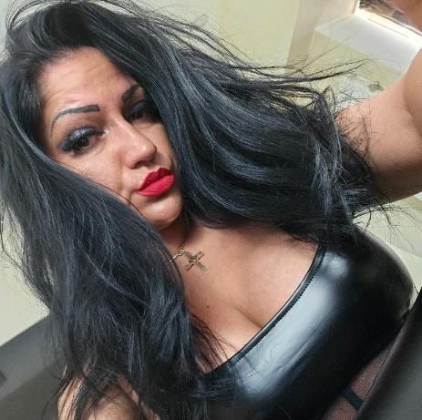 Webcam chat profile for KinkyDoc: Exhibition