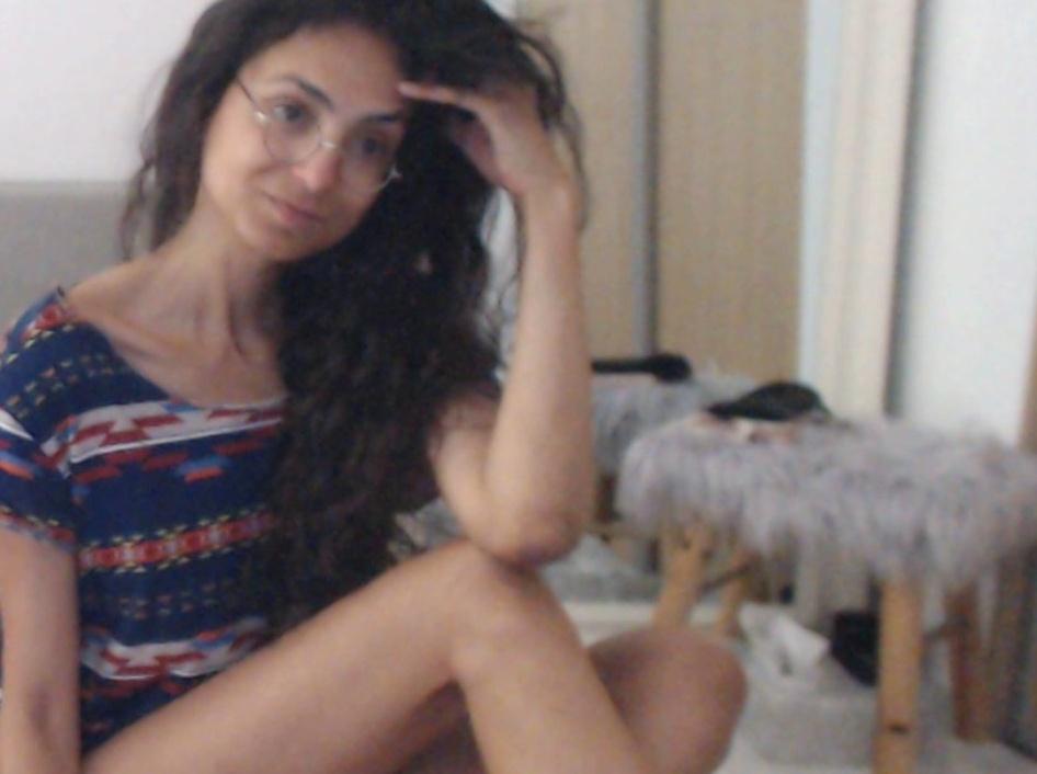 Webcam chat profile for LongSkinnyLegs: Dancing