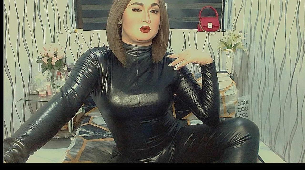 Webcam chat profile for AsianDOMinant69: Dominatrix