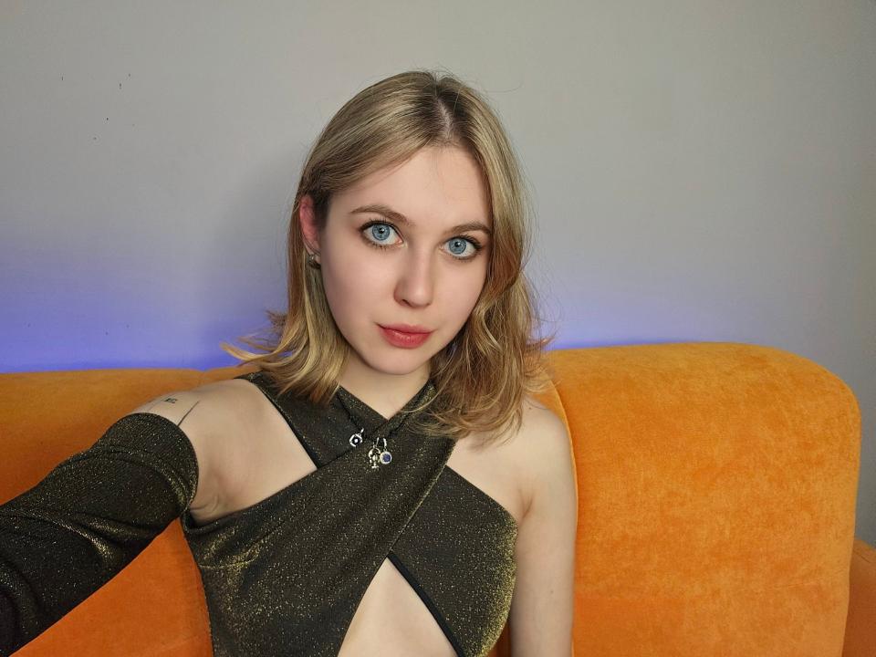 Webcam chat profile for ReginaDreams: Bondage & discipline