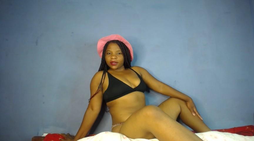 Webcam chat profile for Alicia96: Kissing