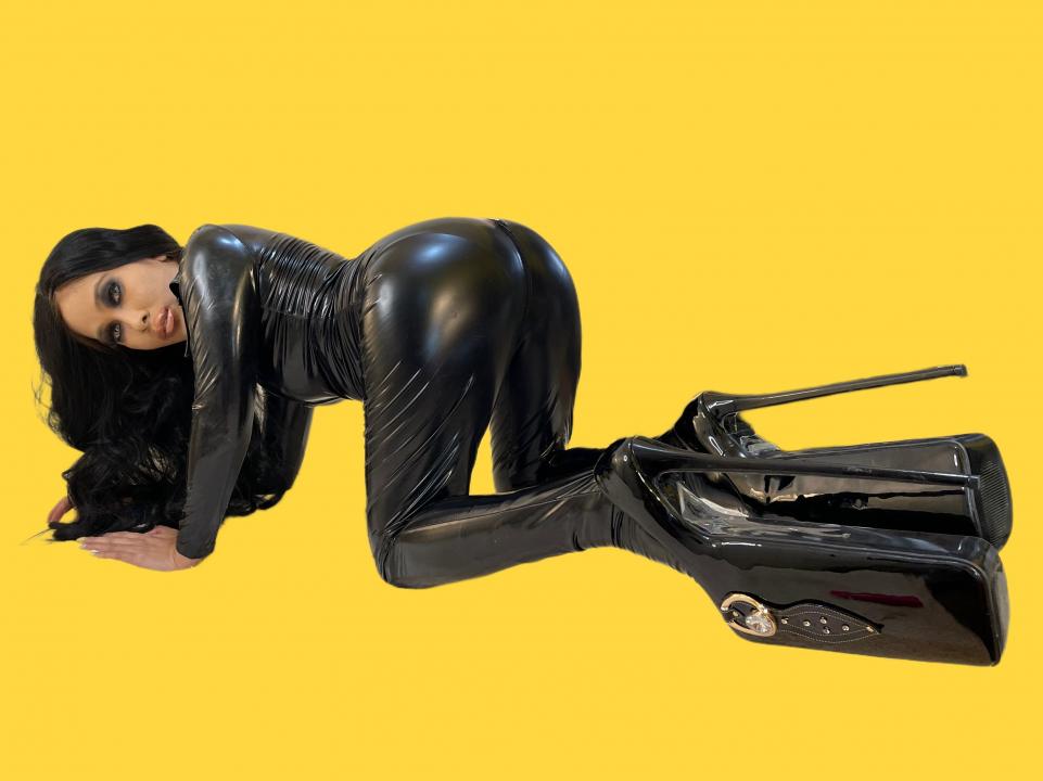 Webcam chat profile for FreakySamantha: Dominatrix