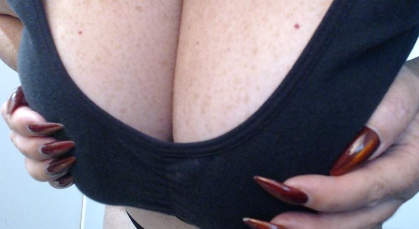 Webcam chat profile for LongggSQUIRT: Lingerie & stockings