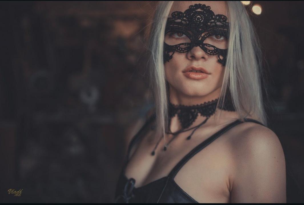 Webcam chat profile for lollyjull: Bondage & discipline