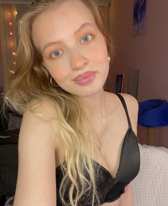 Webcam chat profile for AphroditeWOW