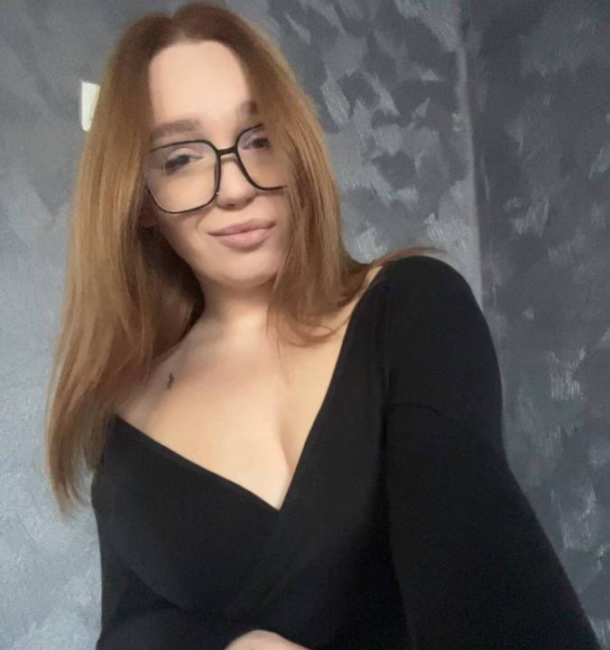 Webcam chat profile for LauraLove: Outfits