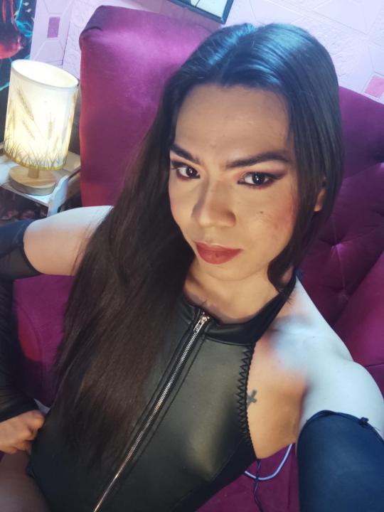 Webcam chat profile for HotSUMMER: Bondage & discipline