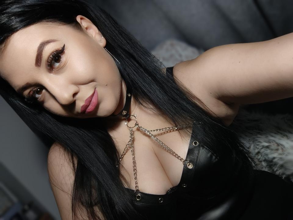 Webcam chat profile for goddessmxx: Dominatrix