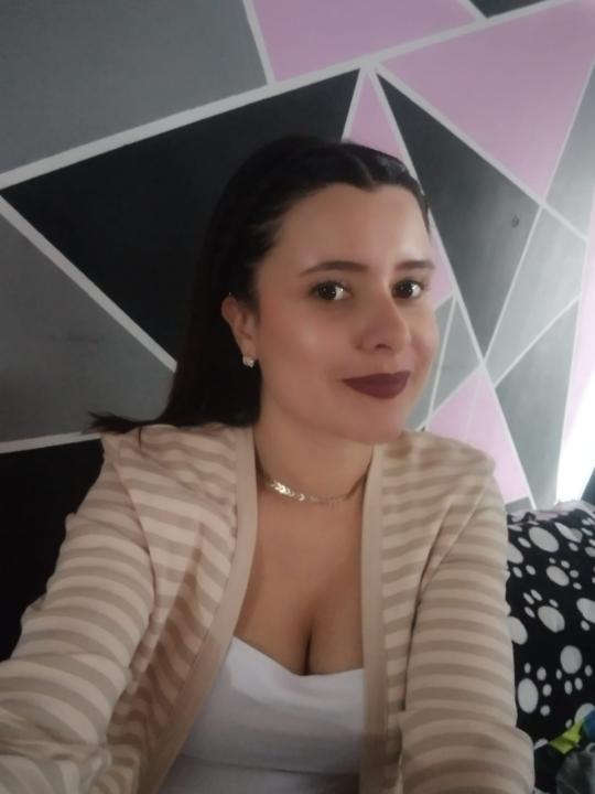 Webcam chat profile for Julieta93: Exhibition