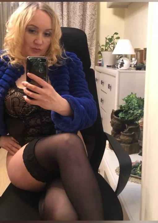 Webcam chat profile for LovelyViictor1a