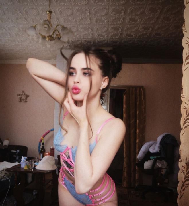 Webcam chat profile for babyfox: Bondage & discipline