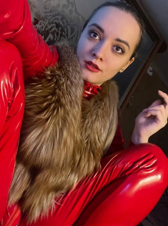 Webcam chat profile for lollyjull: Bondage & discipline