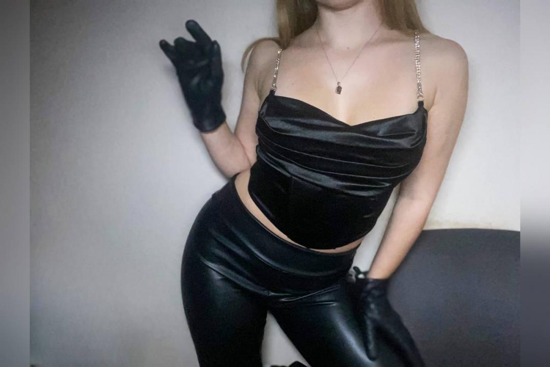 Webcam chat profile for littlecute59: Dominatrix