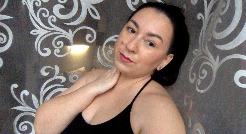 Webcam chat profile for MarinaKyki01: Smoking