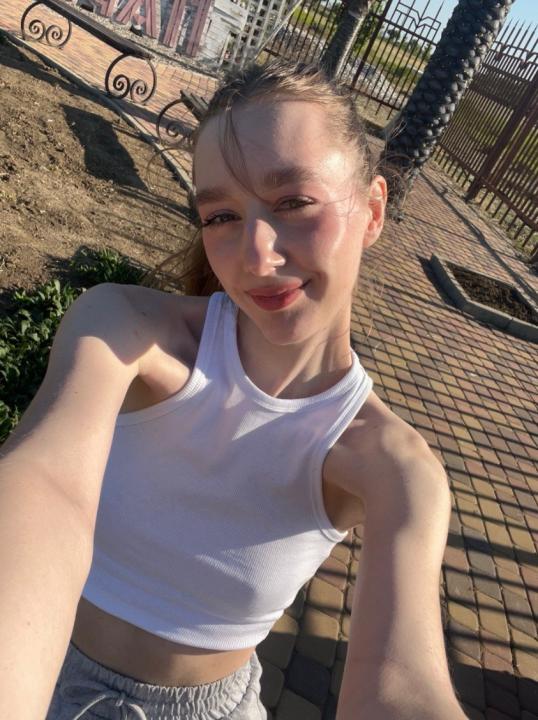 Webcam chat profile for LinnieE: Ask about my Hobbies