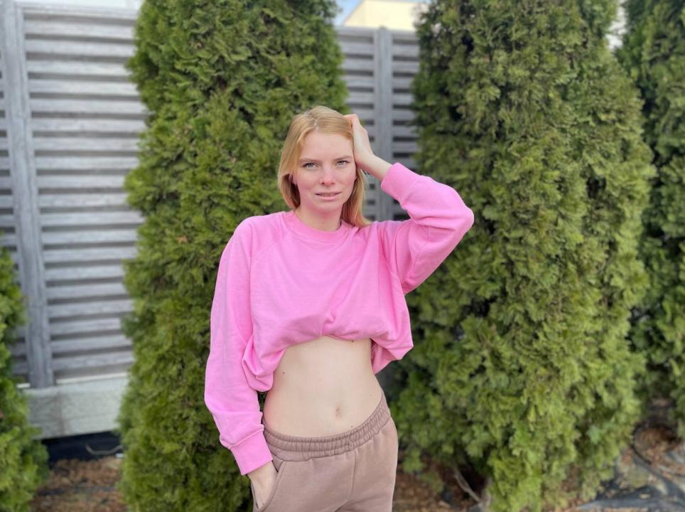 Webcam chat profile for WhiteSnow: Dancing