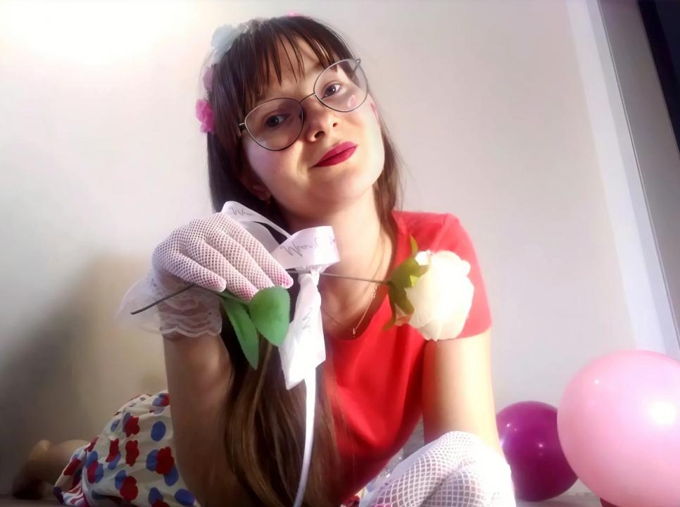 Webcam chat profile for KiraLaGoldens: Dominatrix