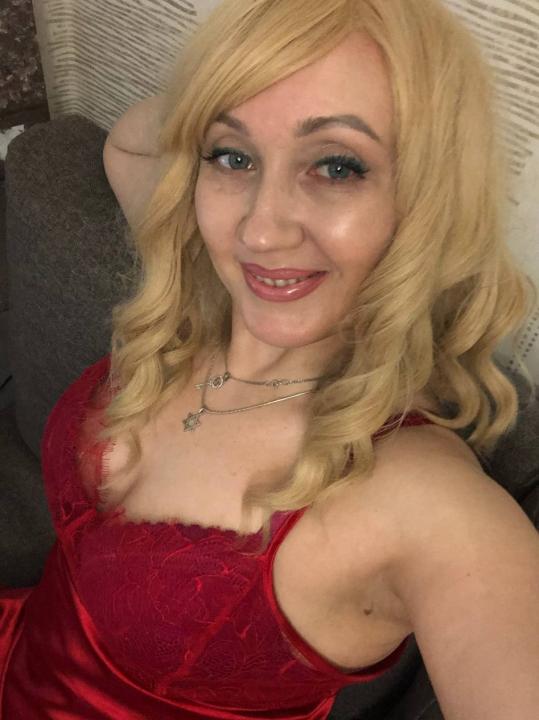 Webcam chat profile for LovelyViictor1a