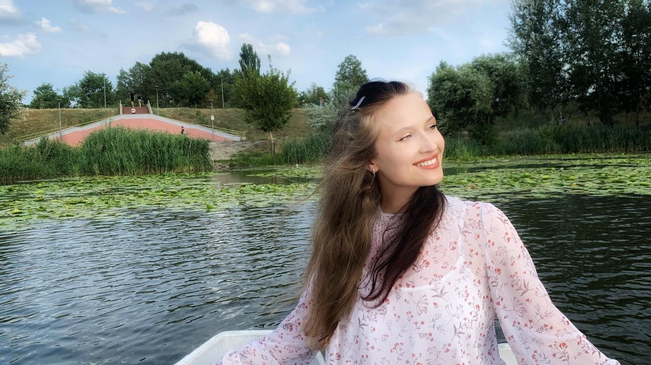 Webcam chat profile for MoonlitVeil: Outdoor Activities