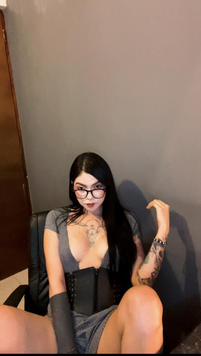 Webcam chat profile for RebelBaby: Lingerie & stockings