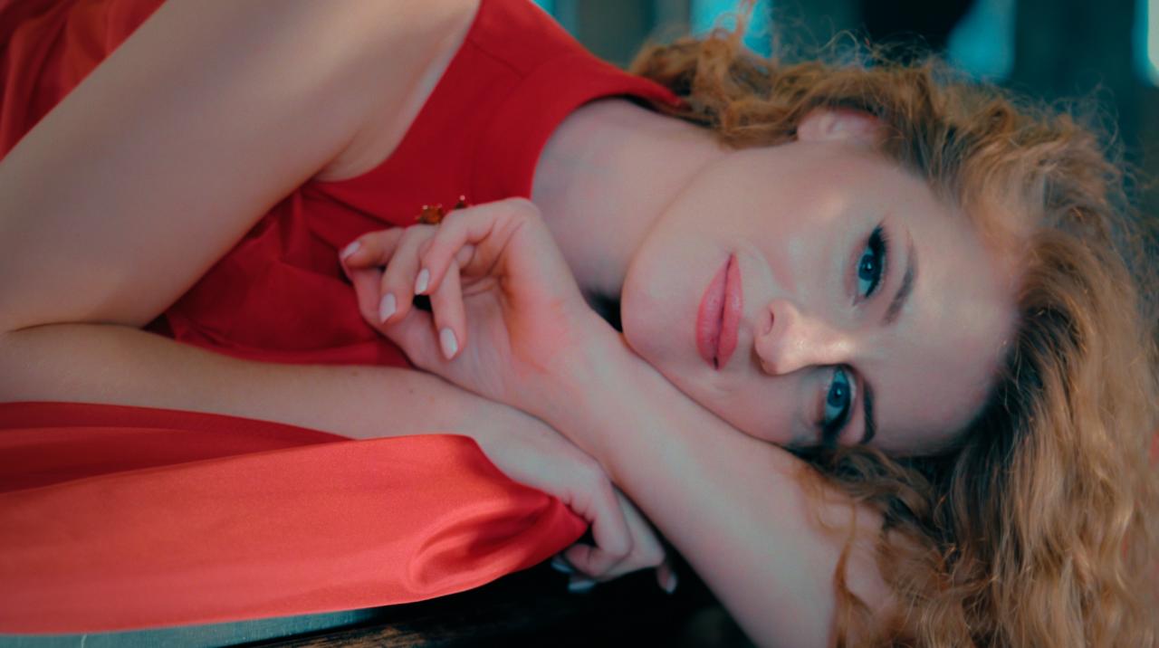 Webcam chat profile for MaryLadyyy111: Ask about my other interests