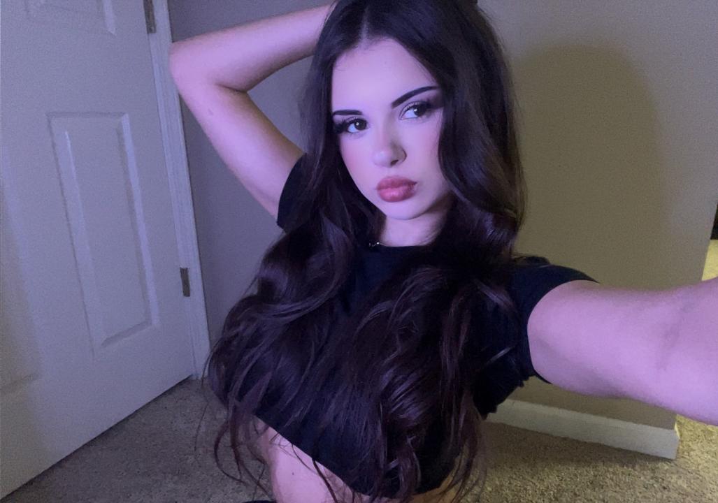 Webcam chat profile for murmull: Outfits