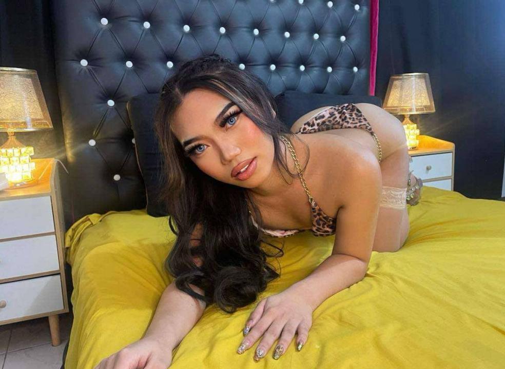 Webcam chat profile for VeniceFierro: Jerking off