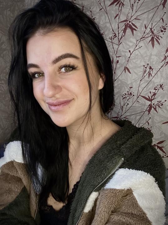 Webcam chat profile for DoctorEugenia: Piercings & tattoos