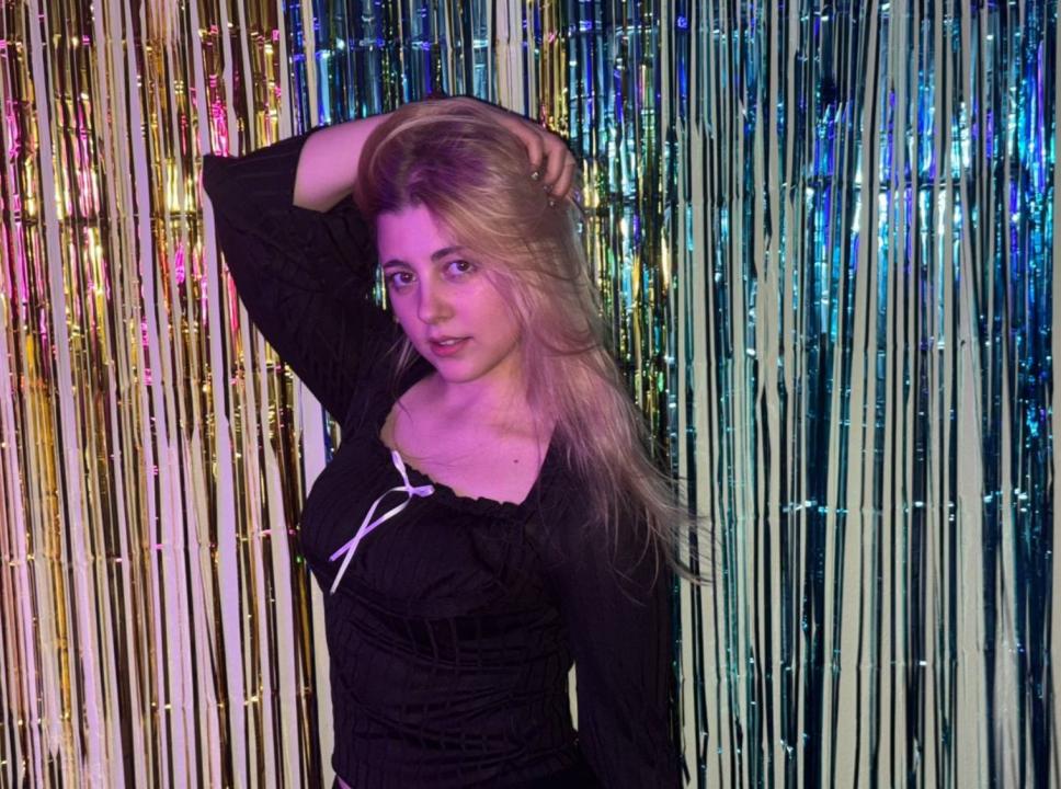 Webcam chat profile for Ro2xanna: Ask about my Hobbies