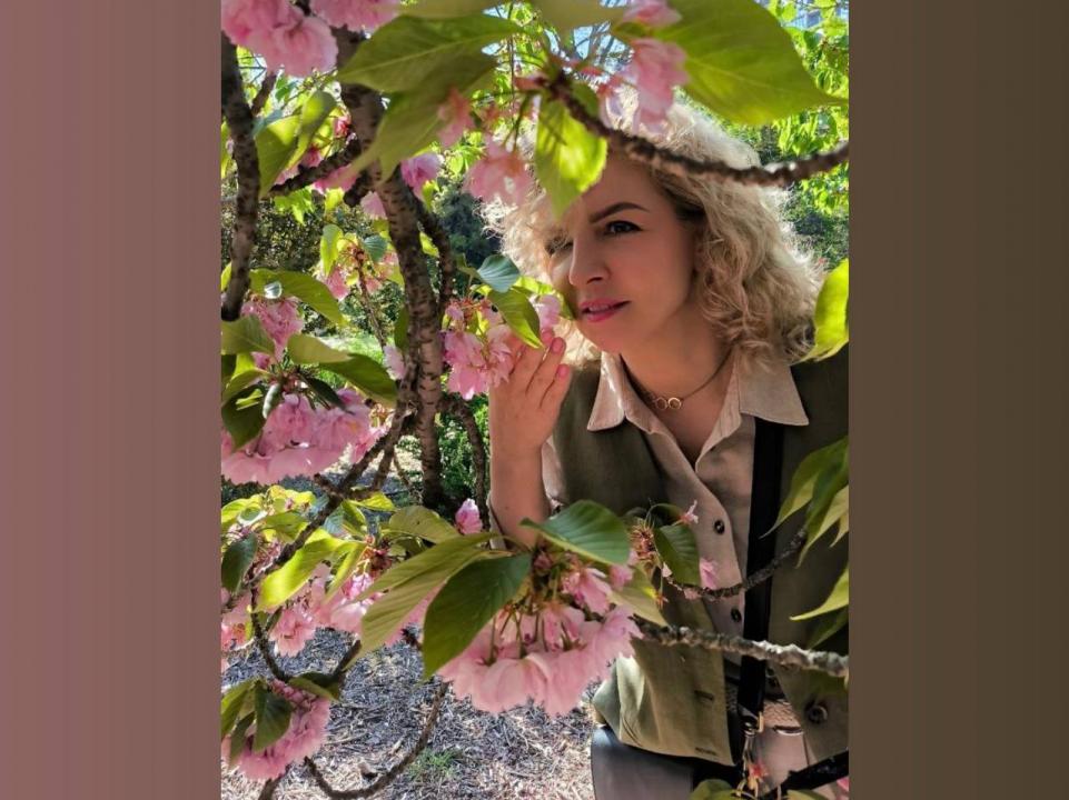 Webcam chat profile for LadyAur0ra: Ask about my Hobbies