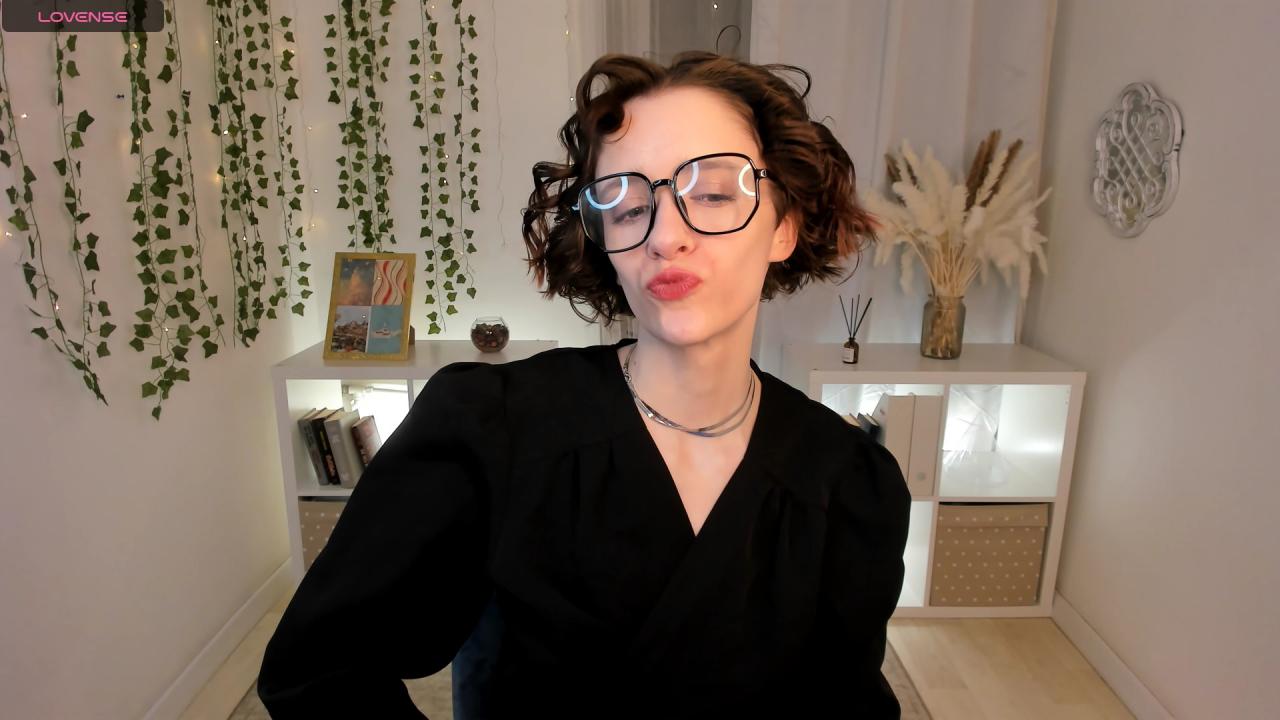 Webcam chat profile for FrancescaSmit: Kissing