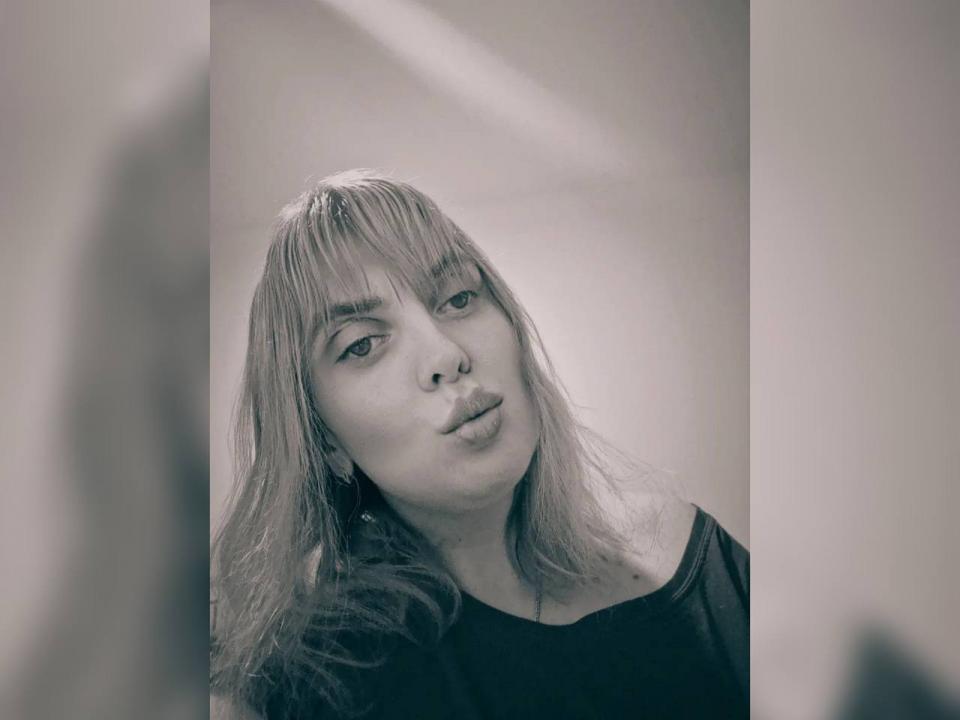 Webcam chat profile for HiddenPearl