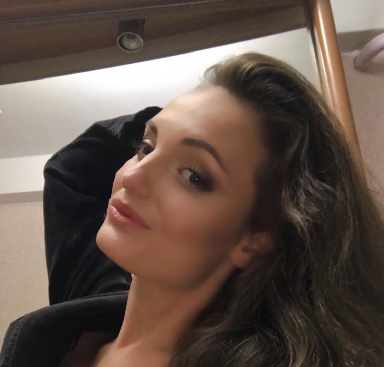 Webcam chat profile for CelesteFleur: Kissing