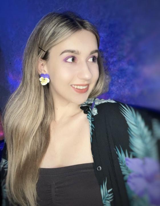 Webcam chat profile for BunnyBloom1: Travel